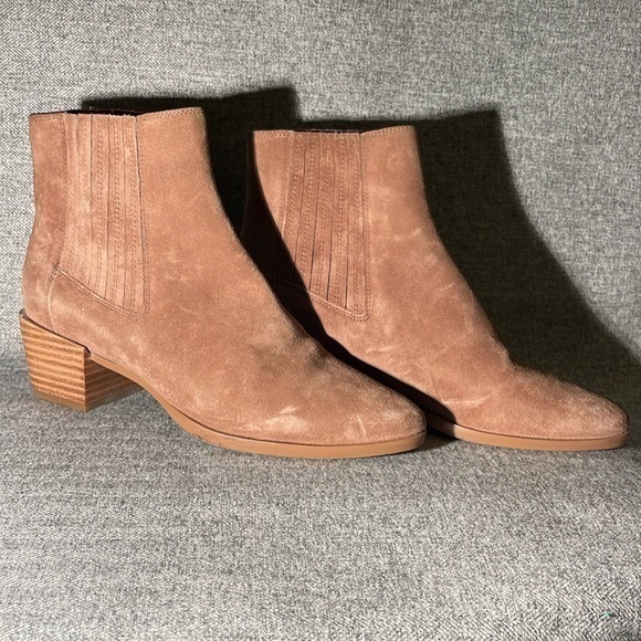Rag + Bone Rover Chelsea Boot. - Picture 1 of 8